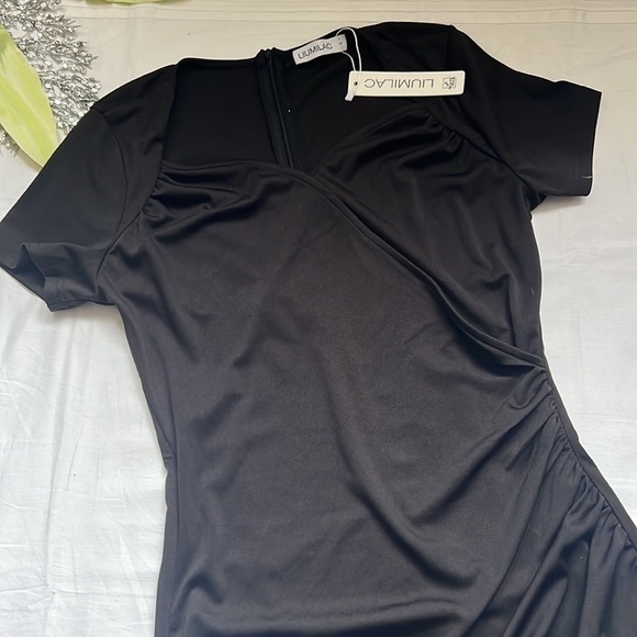 ⭐️LIUMILAC Elegant Casual Irregular Hem Short Sleeve V-Neck Side Slit Dress⭐️ - Picture 6 of 9